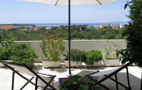 Nice apartment in Banjol w/ 2 Bedrooms